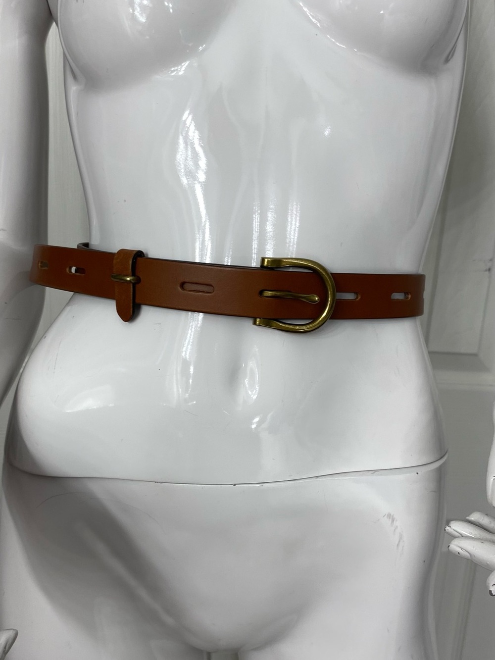 Madewell Chestnut Leather Belt with Brass Buckle - Picture 6 of 10